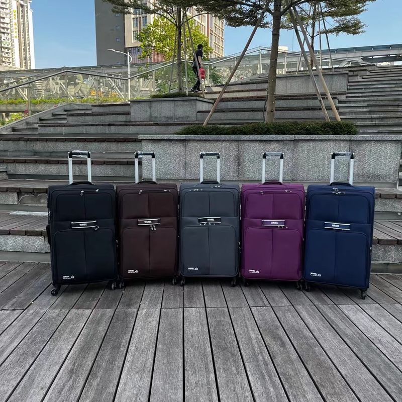 Kain Praktis 4 Roda Tas 20 24 28 Inci Multicolor Ringan