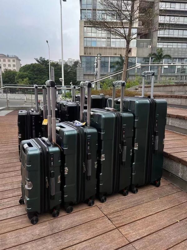 Bagasi ABS Tahan Air 20 24 28 Inci Hard Shell Aluminium TSA PP Wanita koper
