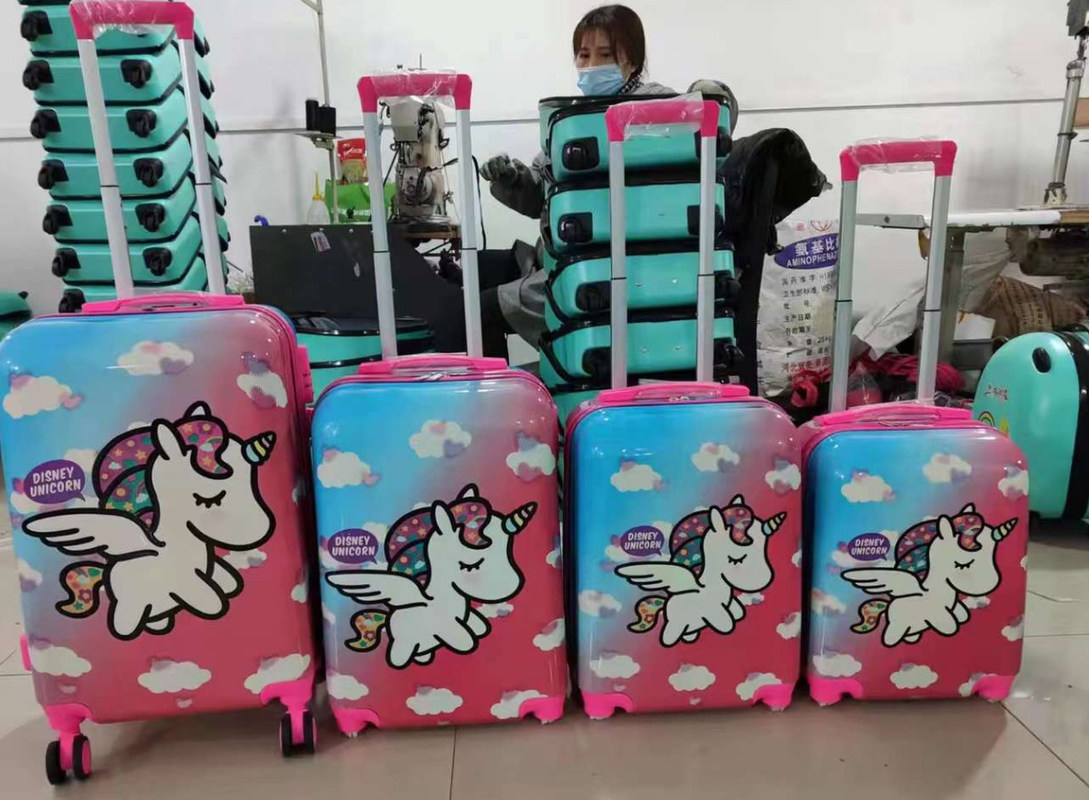 Baju besar unicorn merah muda dengan pegangan roda putar Baju ringan untuk anak-anak Perjalanan Halo My Kitties Kids