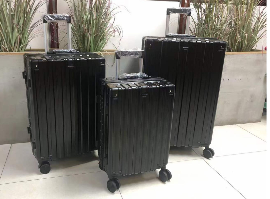 Pendatang Baru Bawa Bagasi Kereta Kereta Kereta 4 Roda Spinner Koper Ringan Dengan Kunci TSA